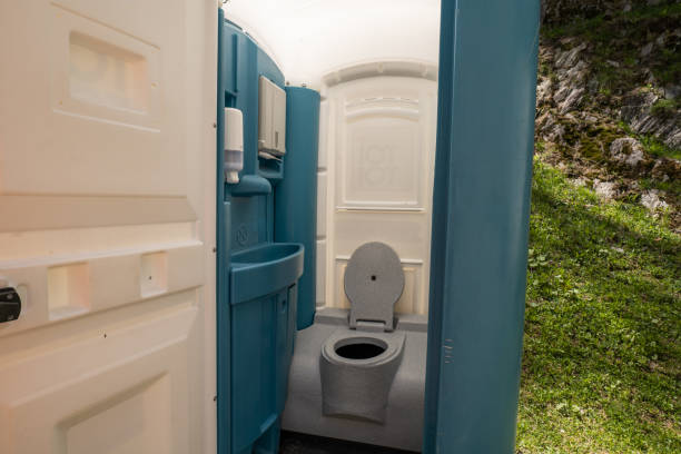 Portable Toilet Options We Offer in Berkshire Lakes, FL